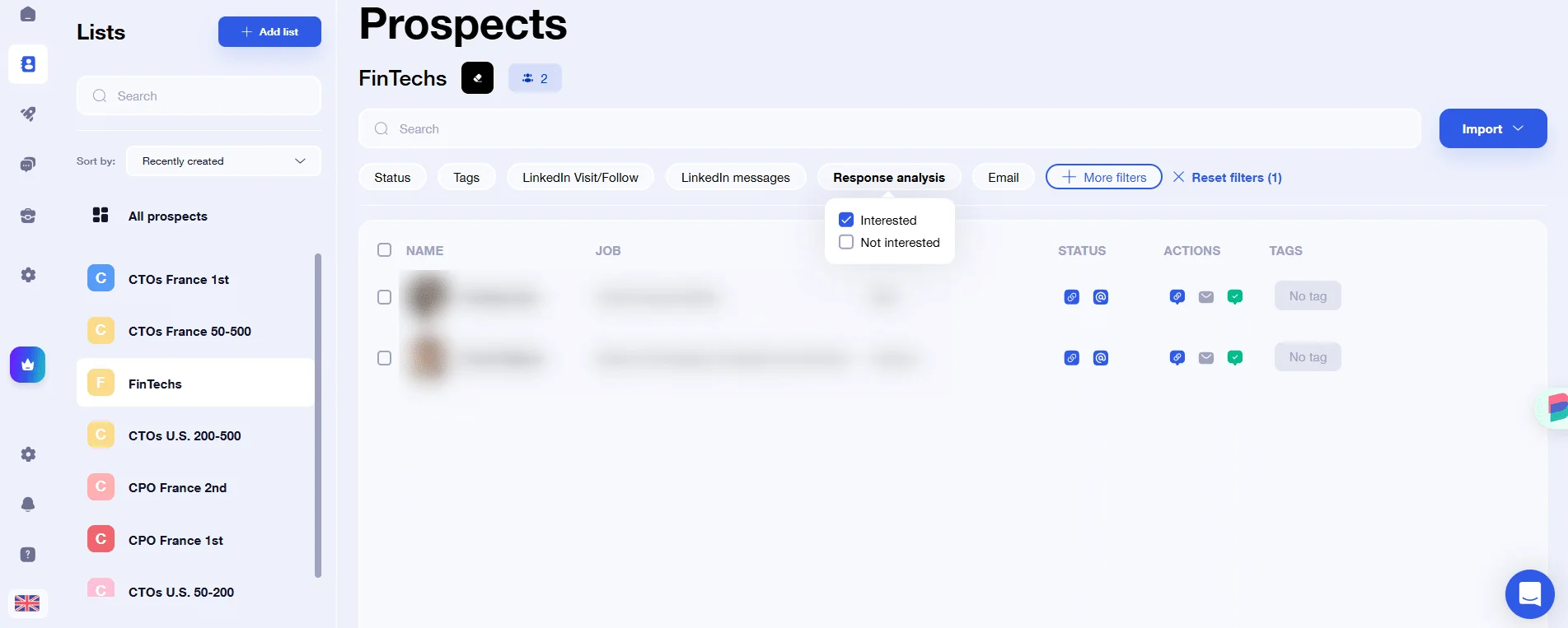 Interface d'interface utilisateur avec liste de prospects, statut et actions.