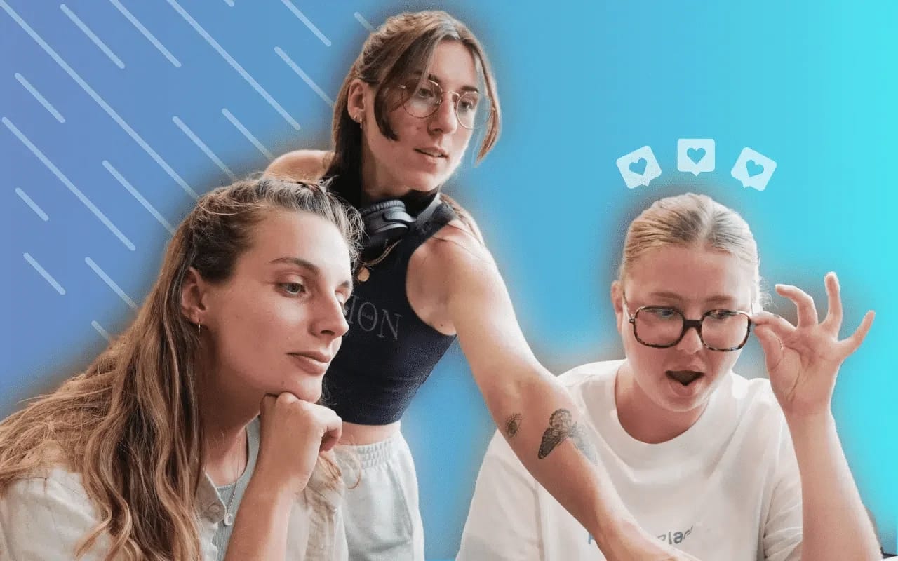 Trois personnes souriant Waalaxy