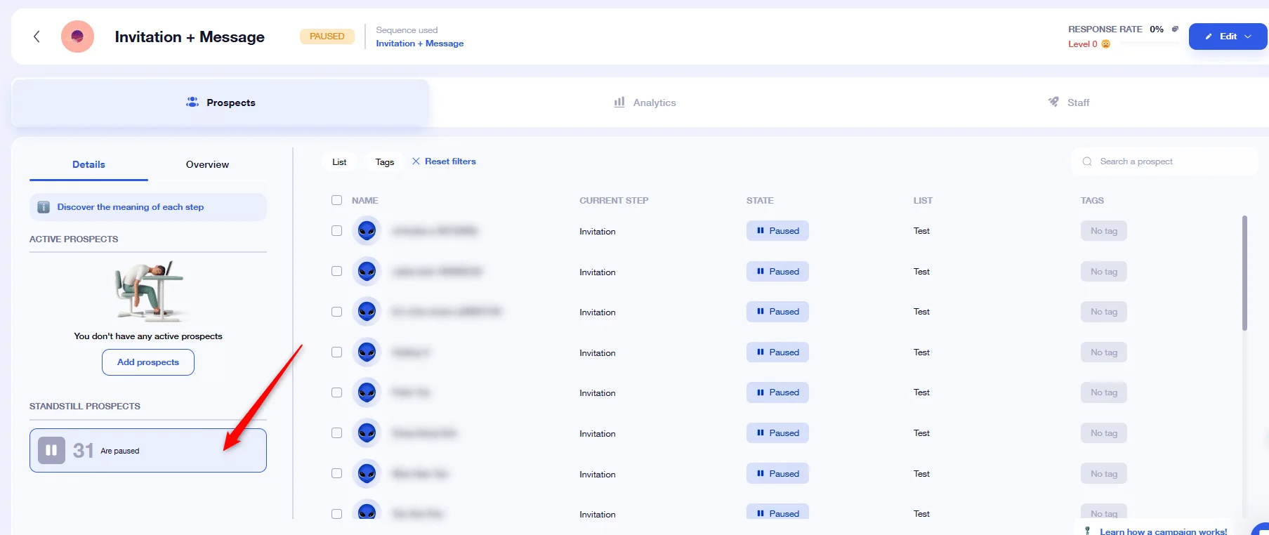 Page web avec liste de prospects, bouton "Invitation" en bas à gauche.